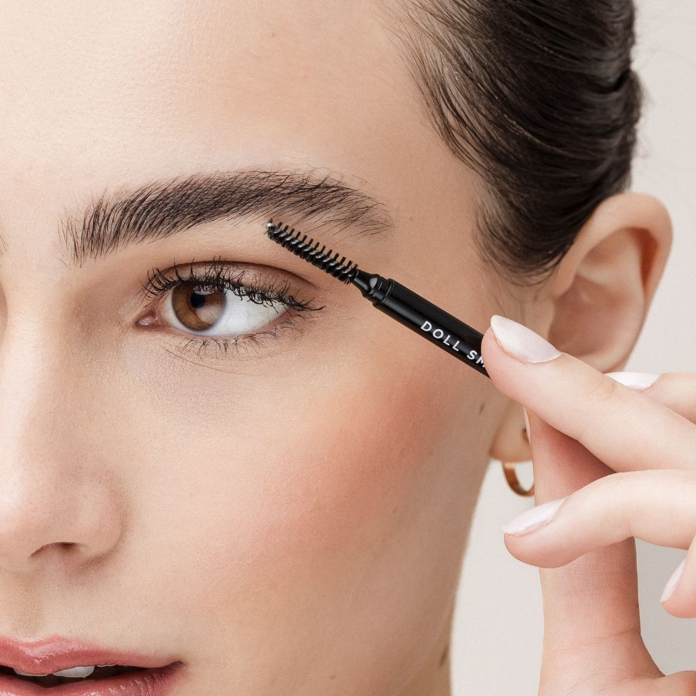 Tamed Brow Brush